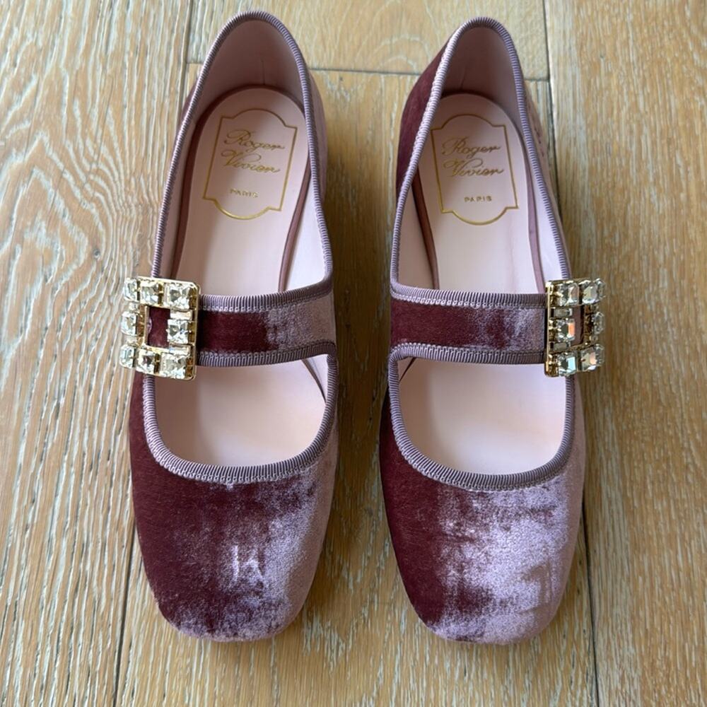 Roger Vivier Très Vivier Crystal Buckle Mary Jane Flats Pink Velvet EU 35.5 NIB - Picture 2 of 10